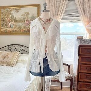 white ruffle lace top  Y2K white ruffle front lace top notations size xl